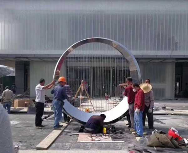 現(xiàn)代園林景觀雕塑如何進行包裝運輸？優(yōu)藝雕塑廠家為您支招