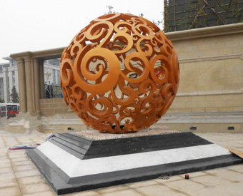 不銹鋼雕塑價(jià)格的影響因素有哪些？