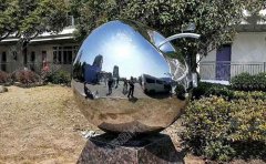 不銹鋼雕塑有哪些優(yōu)勢？