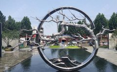 不銹鋼雕塑價(jià)格的高低與哪些因素有關(guān)？